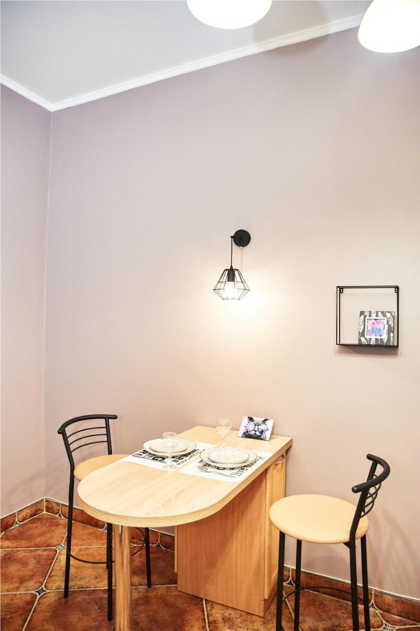 Designer Apartment In The Center Lviv Exterior photo