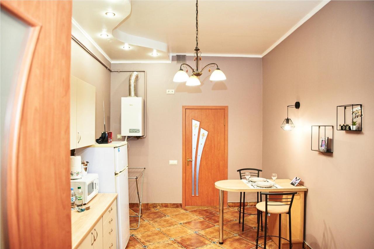 Designer Apartment In The Center Lviv Exterior photo